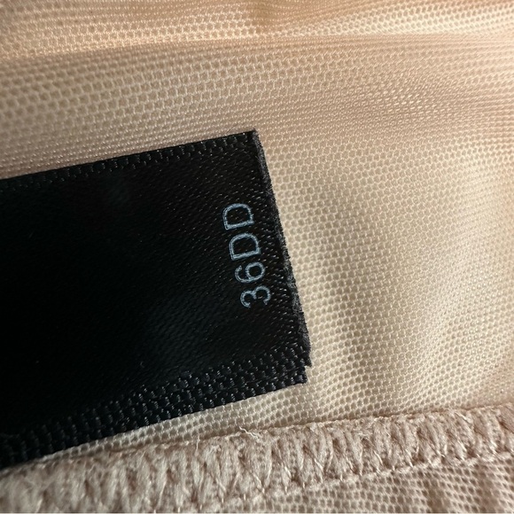 Natori Convertible Plunge T-Shirt Bra, Beige Nude, Style 105951, 36DD - Picture 6 of 6